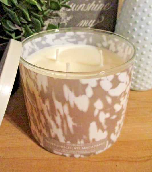 NEW Bath & Body Works WHITE CHOCOLATE MACADAMIA 3-Wick Candle 14.5 Oz.